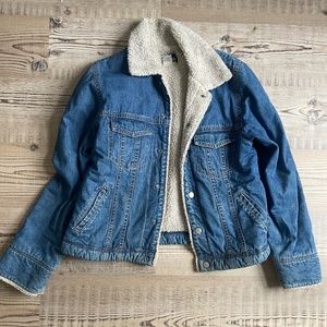 VINTAGE STUDIO WEST DENIM FAUX SHERPA JEAN JACKET SMALL